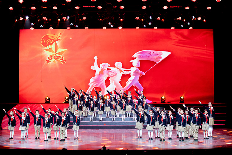 中國(guó)人民大學(xué)《先鋒·人大組歌》音樂(lè)舞蹈史詩(shī)首演。學(xué)校供圖